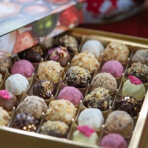 chocolate, chocolate truffles, chocolate praline, confiserie, nibble, cute, truffles, enjoyment, christmas, gift, food, chocolate, chocolate, chocolate, chocolate, chocolate